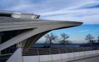 outside shot of the milwaukee art museum : the outside of the milwaukee art museum set against the panorama of lake michigan